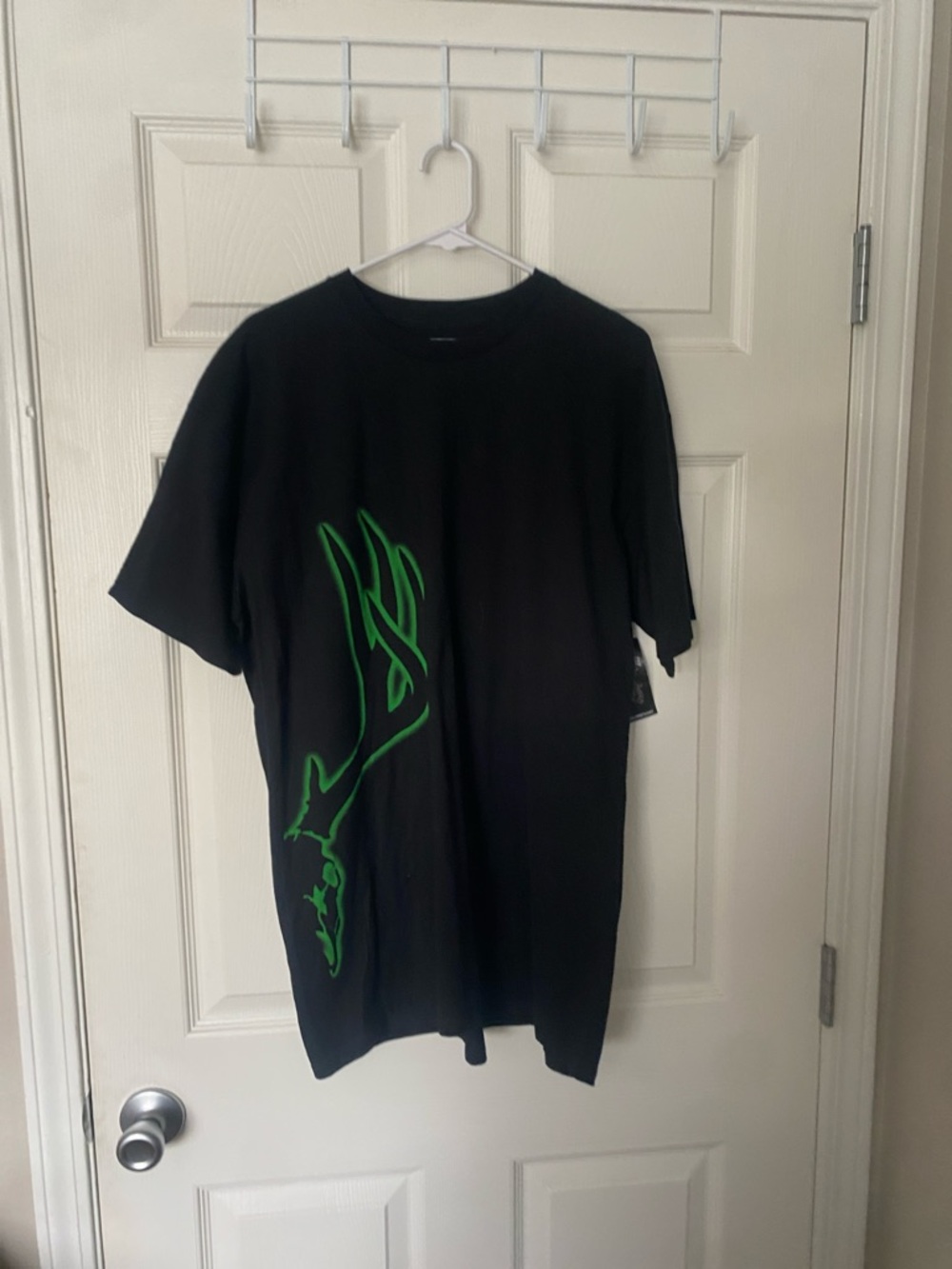 Deadeye outfitters Black Short-Sleeve Graphic Tee with Green Accent